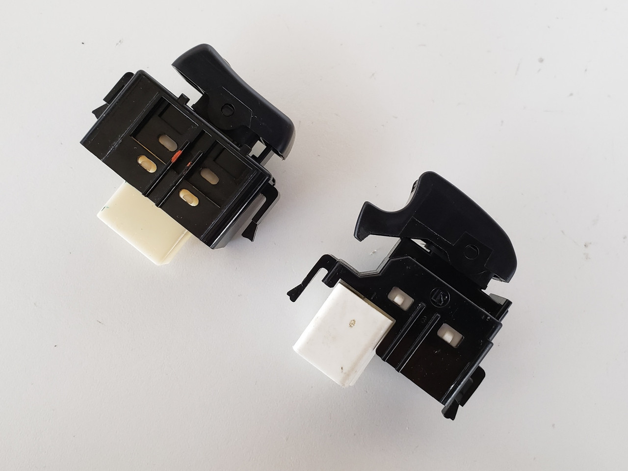 98-02 Toyota Corolla Right Front Passenger Window Switch OEM