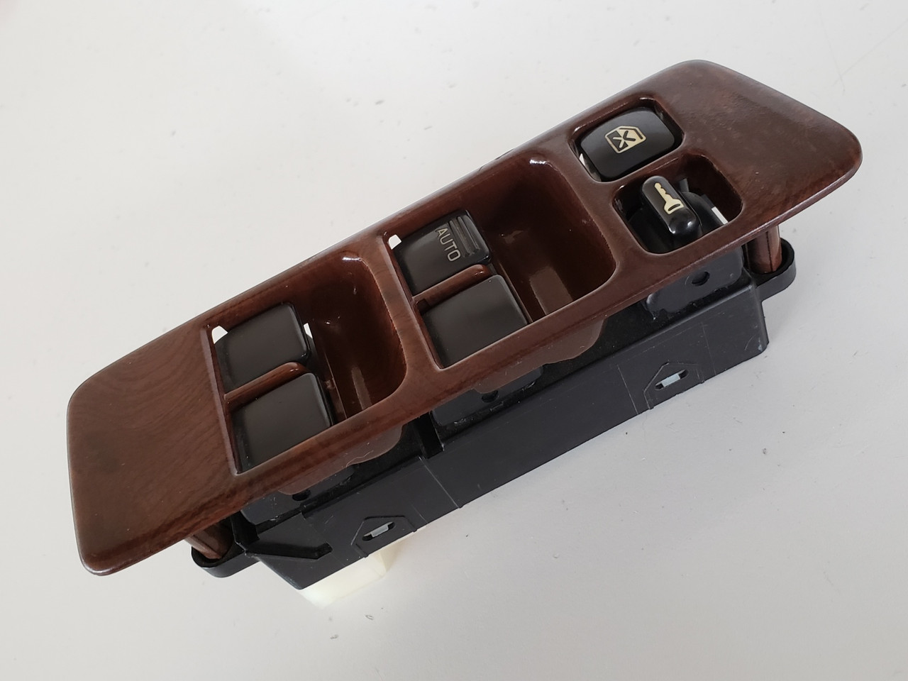 98-00 Forester Base 83081-FC010 Drivers Side Left Master Window Switch OEM 98-00 Forester Base 83081-FC010 Drivers Side Left Master Window Switch OEM