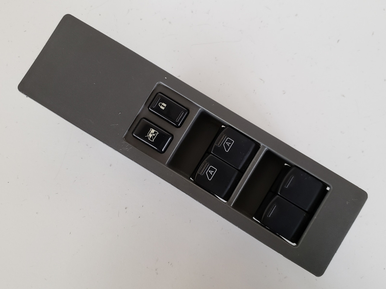 04-14 Titan Crew Cab 25401 7S200 Drivers Side Left Master Window Switch OEM