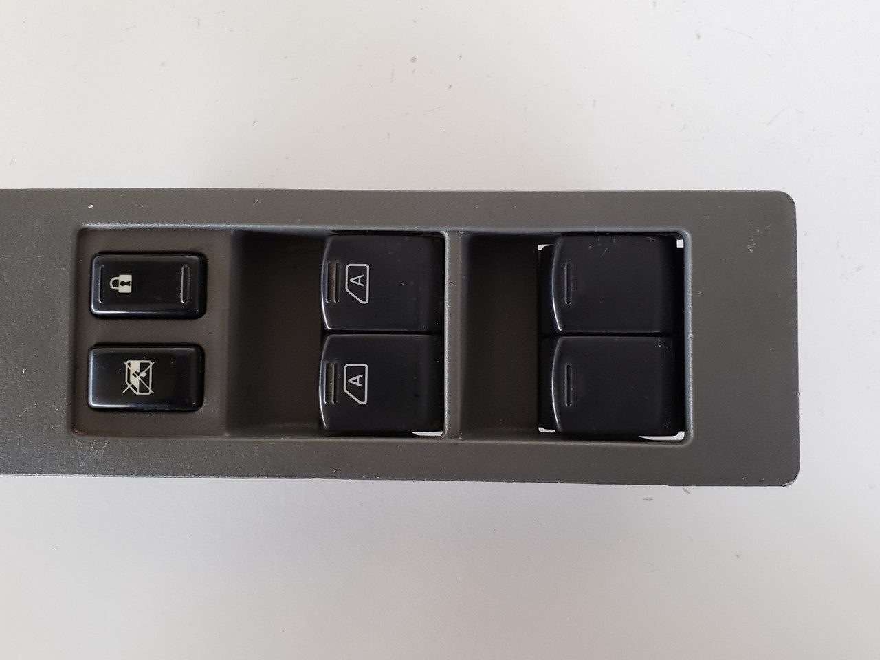 04-14 Titan Crew Cab 25401 7S200 Drivers Side Left Master Window Switch OEM