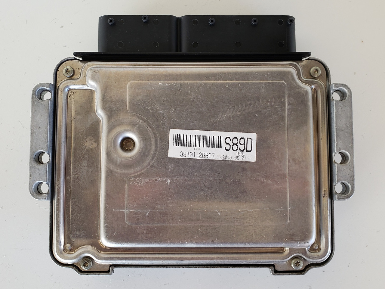 2013-2014 Veloster 39110-2BBC7 Computer Brain Engine Control ECU ECM EBX Module