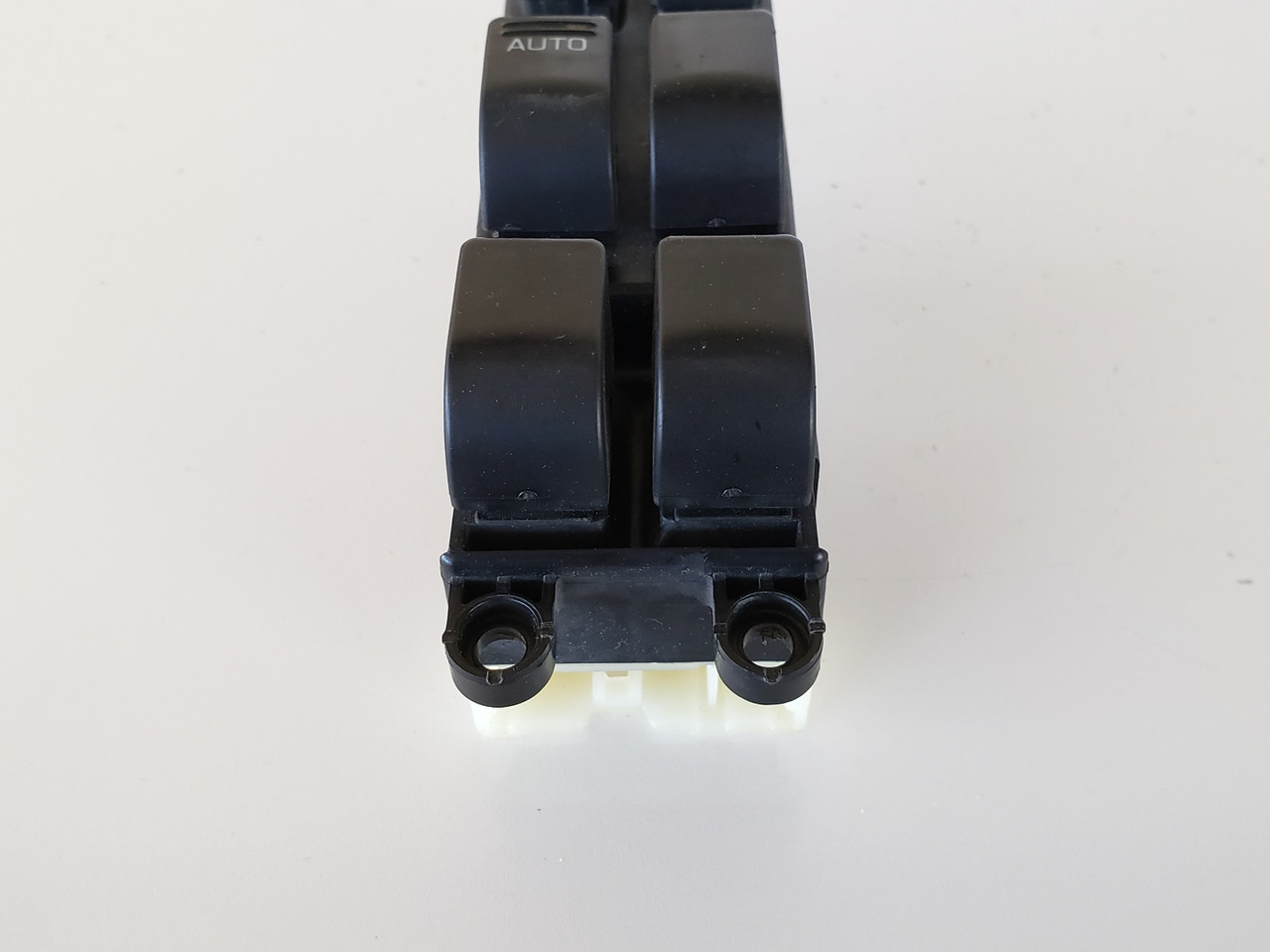 99 Infiniti QX4 25401 0W010 Drivers Side Left Master Window Switch OEM