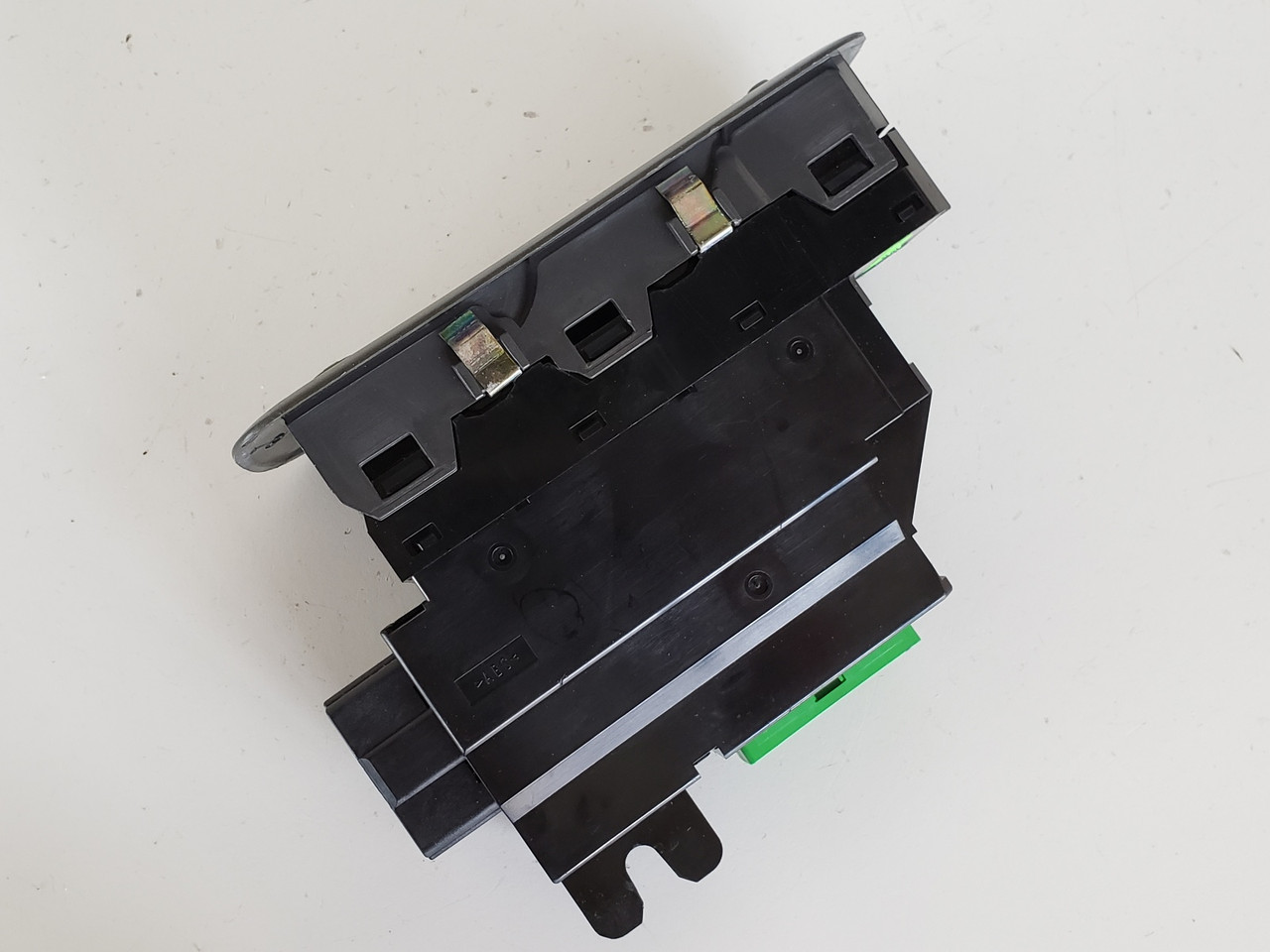 01-03 Volvo 60 S60 8682949 Drivers Side Left Master Window Switch OEM