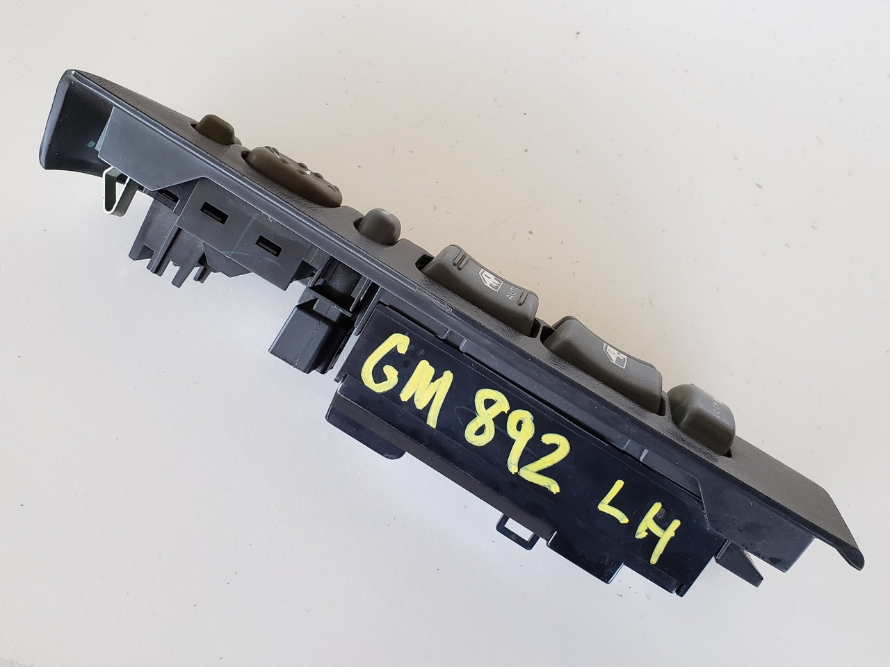 99-05 Chevy S-10 J12M-8013 Drivers Side Left Master Window Switch OEM