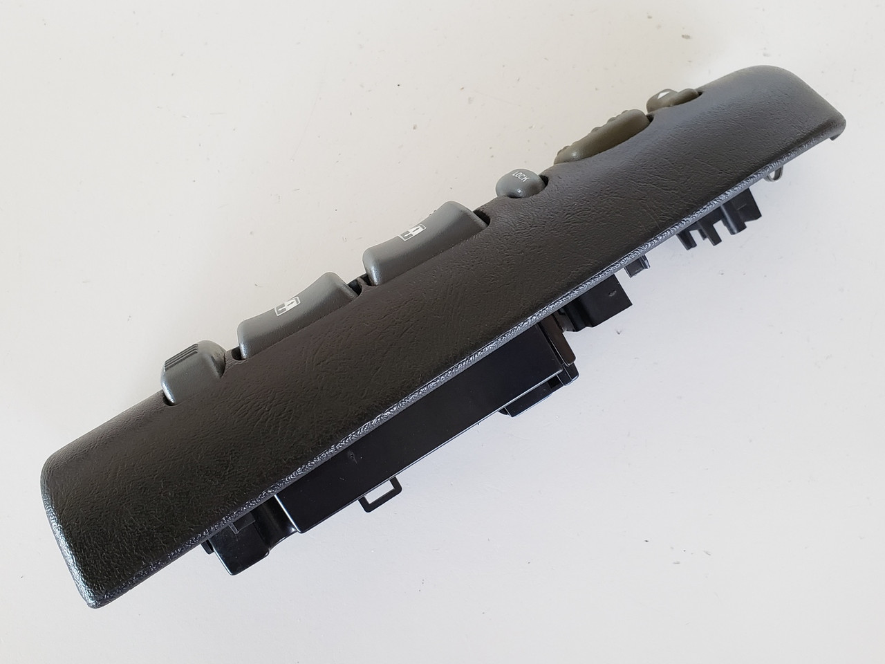 99-05 Chevy S-10 J12M-8013 Drivers Side Left Master Window Switch OEM