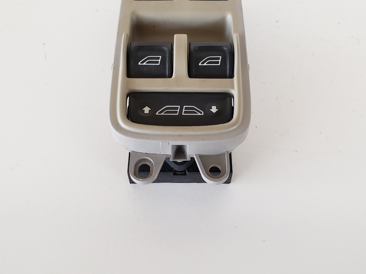 08-11 Volvo 70 Series V70 30762141 Drivers Side Left Master Window Switch OEM