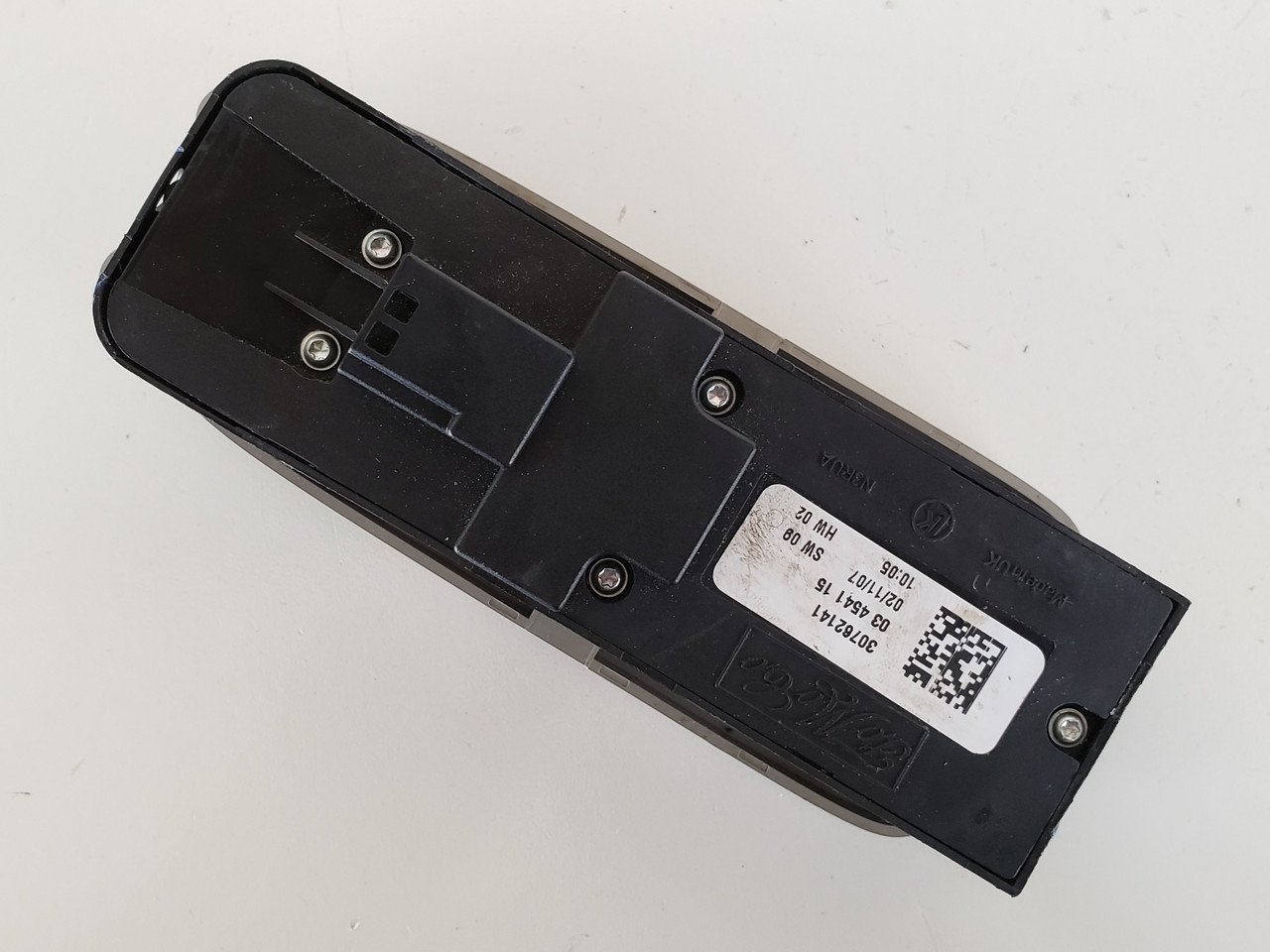 08-11 Volvo 70 Series V70 30762141 Drivers Side Left Master Window Switch OEM