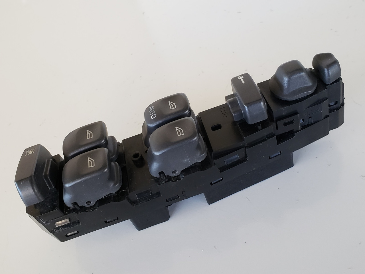 01-04 Volvo 40 Series 30638694 Drivers Side Left Master Window Switch OEM