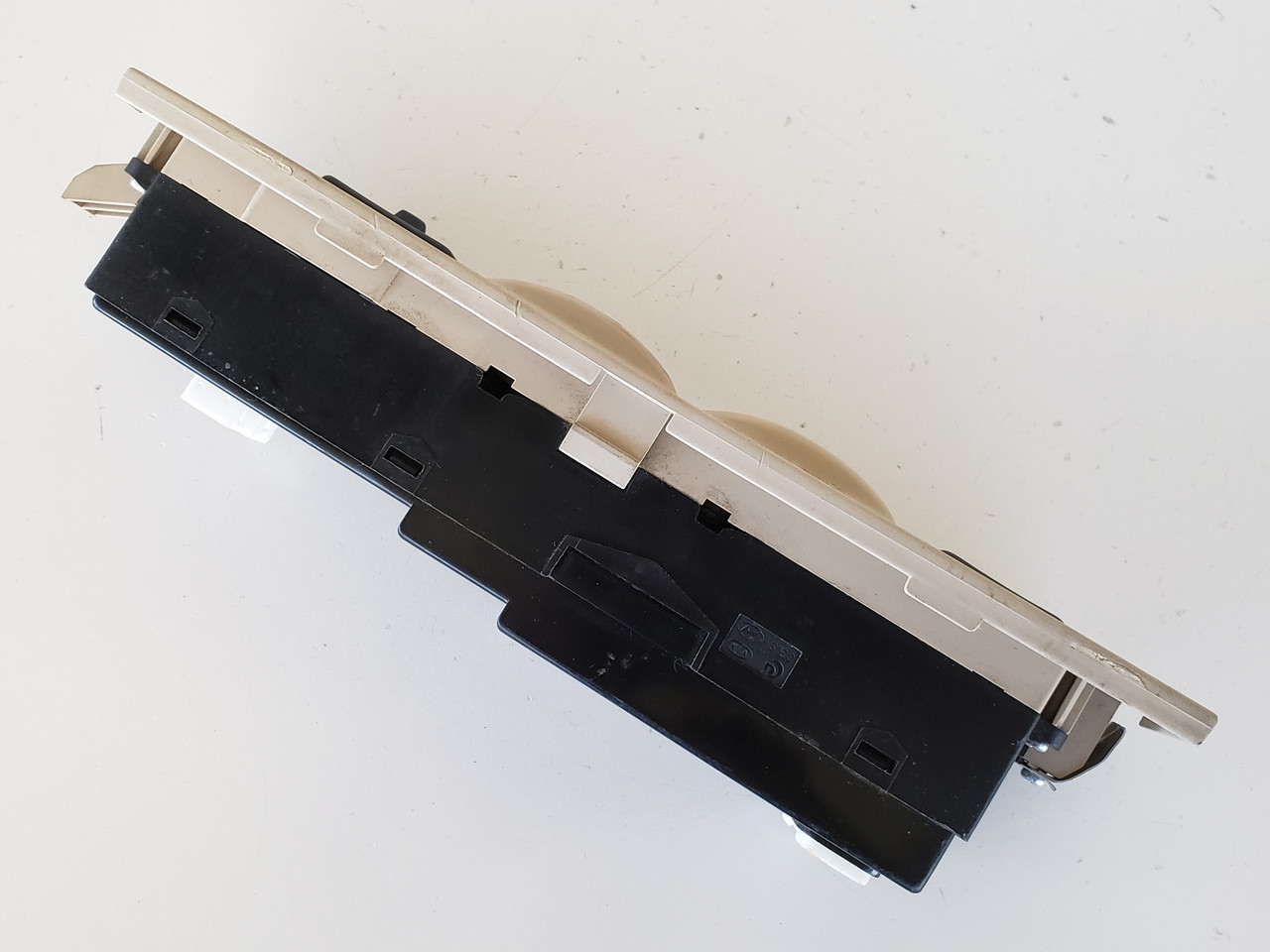 07-09 Kia Amanti 93570-3F855 Drivers Side Left Master Window Switch OEM