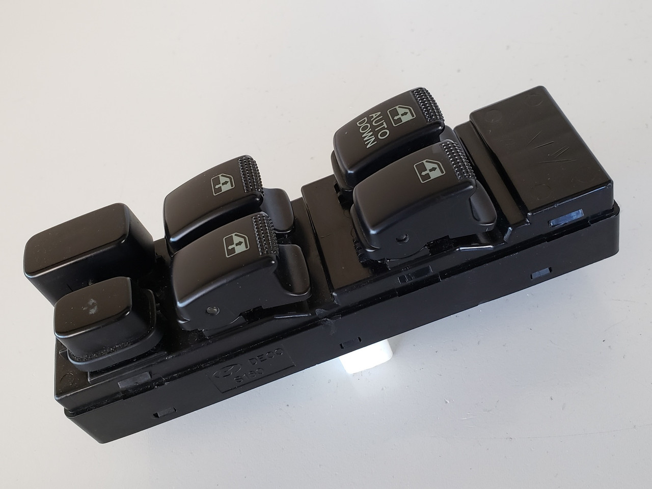 02-05 Hyundai Sonata 93570-3D110 Drivers Side Left Master Window Switch OEM