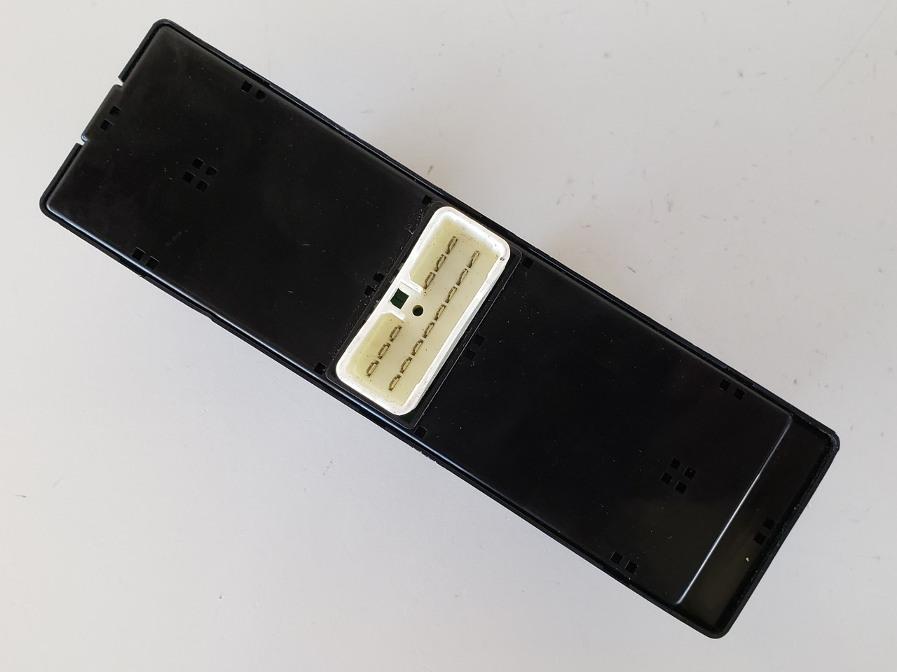 02-05 Hyundai Sonata 93570-3D110 Drivers Side Left Master Window Switch OEM