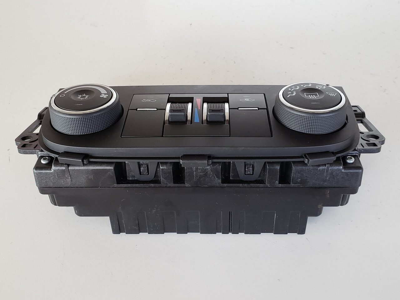 06-11 Chevy Impala 25884482 Climate Control Panel Temperature Unit A/C Heater