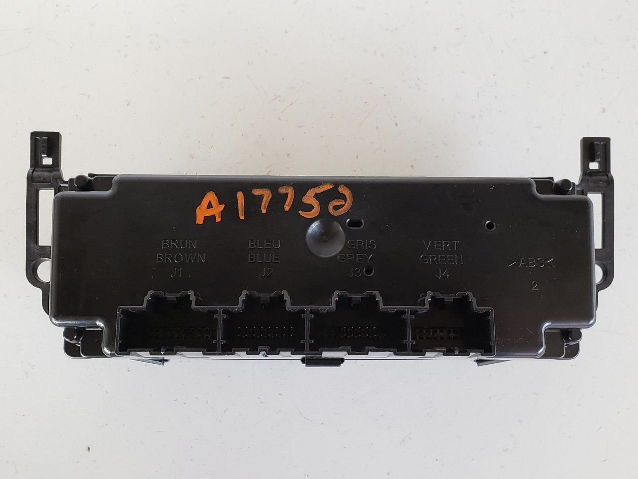 06-11 Chevy Impala 25884482 Climate Control Panel Temperature Unit A/C Heater