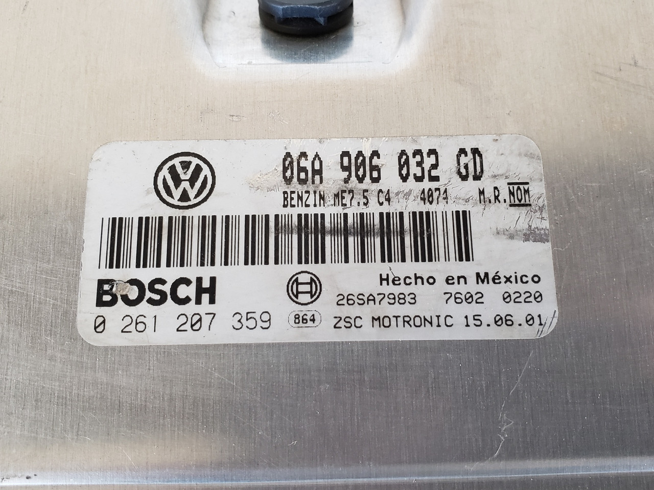 2002 VW Beetle 06A 906 032 GD Computer Brain Engine Control ECU ECM EBX Module