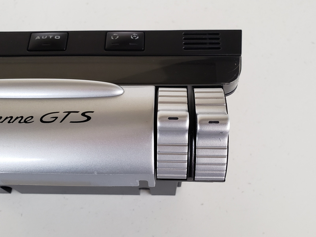 08-10 Cayenne GTS 7L5 907 040CB Climate Control Panel Temp Unit A/C Heater
