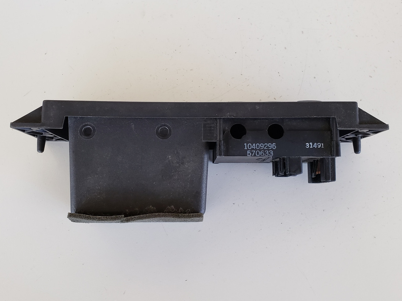 97-05 Chevy Venture 10409296 Rear Window Wiper Control Switch 97-05 Chevy Venture 10409296 Rear Window Wiper Control Switch