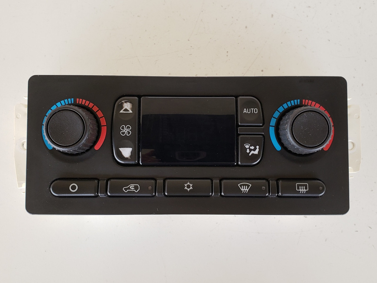 06-09 Gmc Envoy 15845093 Climate Control Panel Temperature Unit A/C Heater