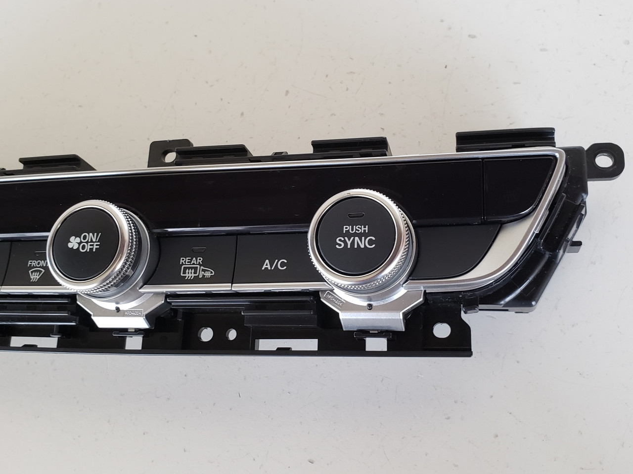 18-20 Honda Accord 79610TVAA01 Climate Control Panel Temperature Unit A/C Heater 18-20 Honda Accord 79610TVAA01 Climate Control Panel Temperature Unit A/C Heater
