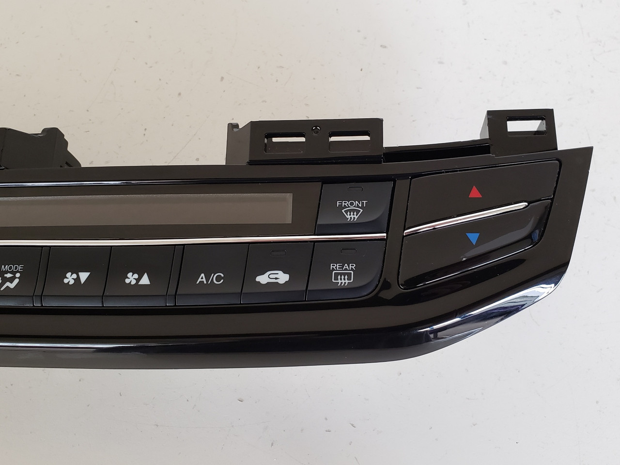16-17 Accord 79600-T2F-A71 Climate Control Panel Temperature Unit A/C Heater 16-17 Accord 79600-T2F-A71 Climate Control Panel Temperature Unit A/C Heater