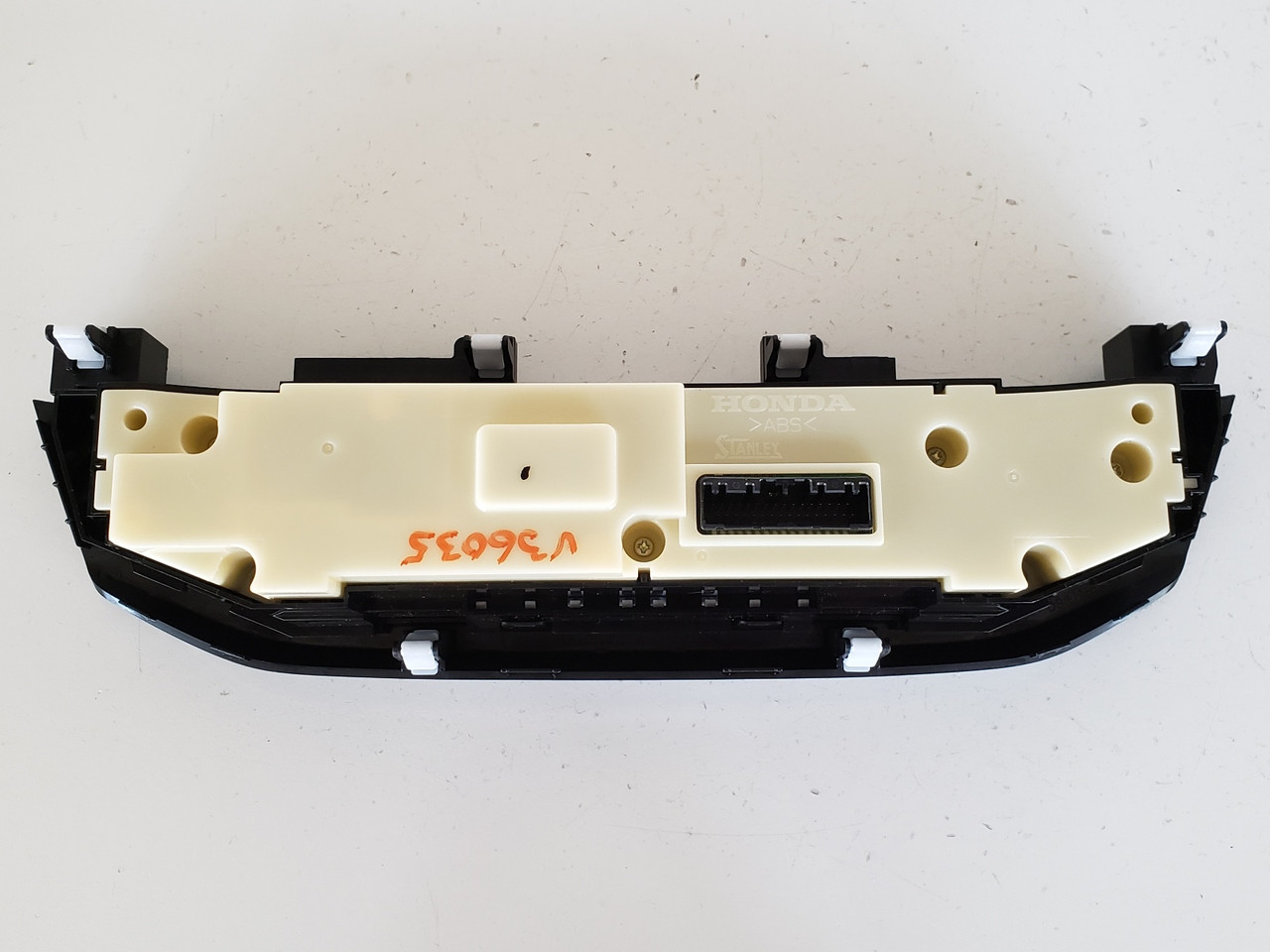 16-17 Accord 79600-T2F-A71 Climate Control Panel Temperature Unit A/C Heater 16-17 Accord 79600-T2F-A71 Climate Control Panel Temperature Unit A/C Heater