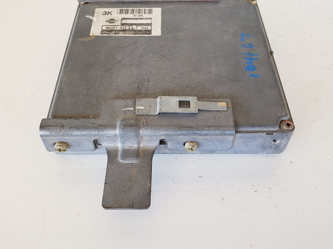 2001 Nissan Xterra MEC07-322 B1 Computer Brain Engine Control ECU ECM EBX Module