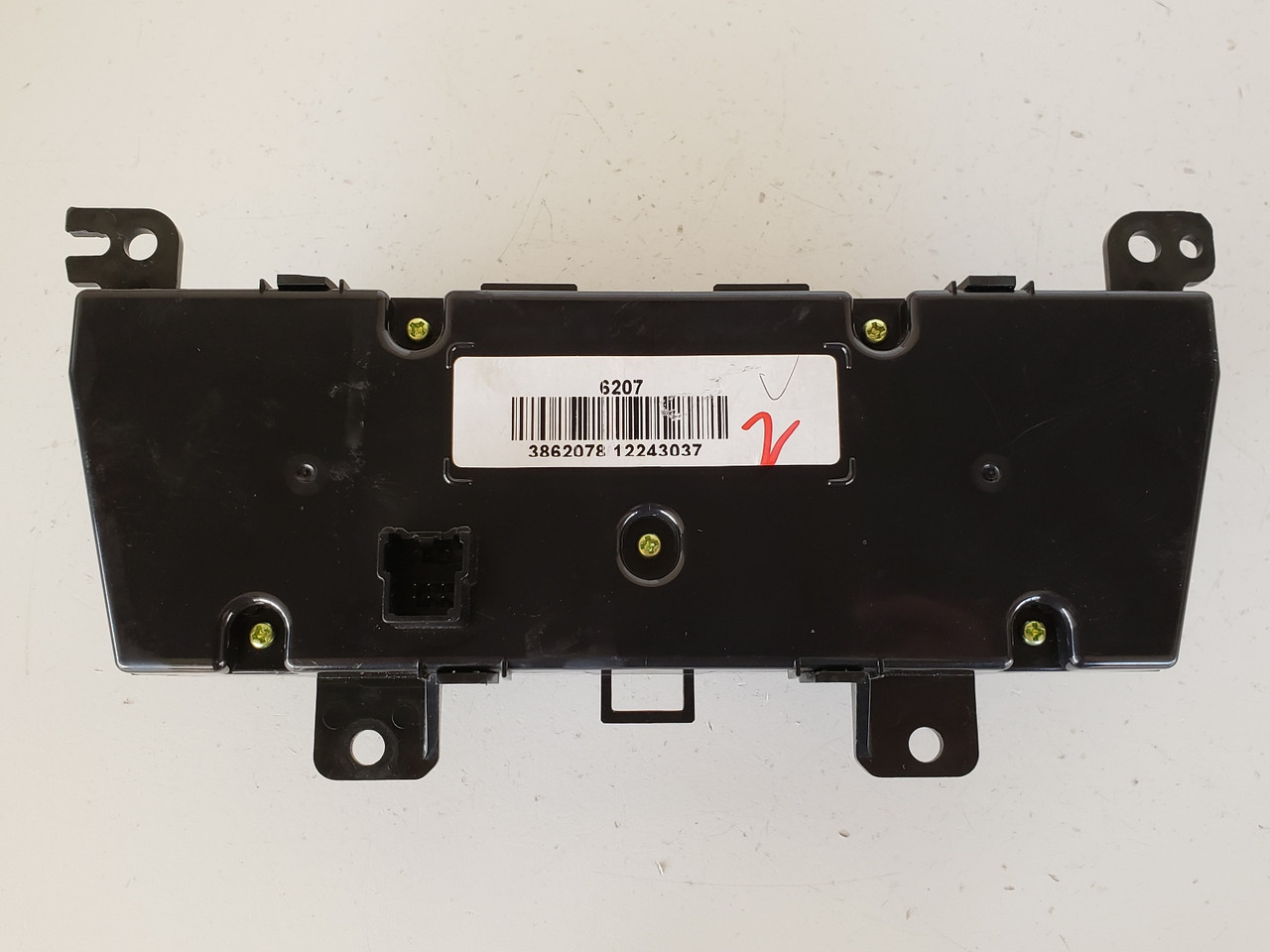 13 Chevy Orlando 3862078 Climate Control Panel Temperature Unit A/C Heater