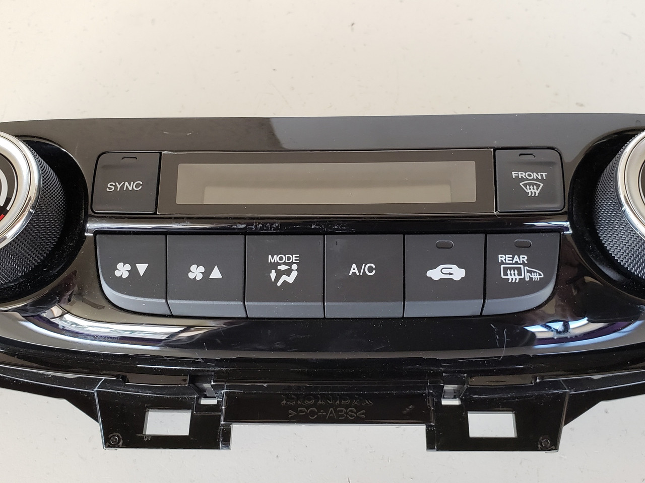 15-16 CR-V CRV 79600-T1W-C41 Climate Control Panel Temperature Unit A/C Heater 15-16 CR-V CRV 79600-T1W-C41 Climate Control Panel Temperature Unit A/C Heater