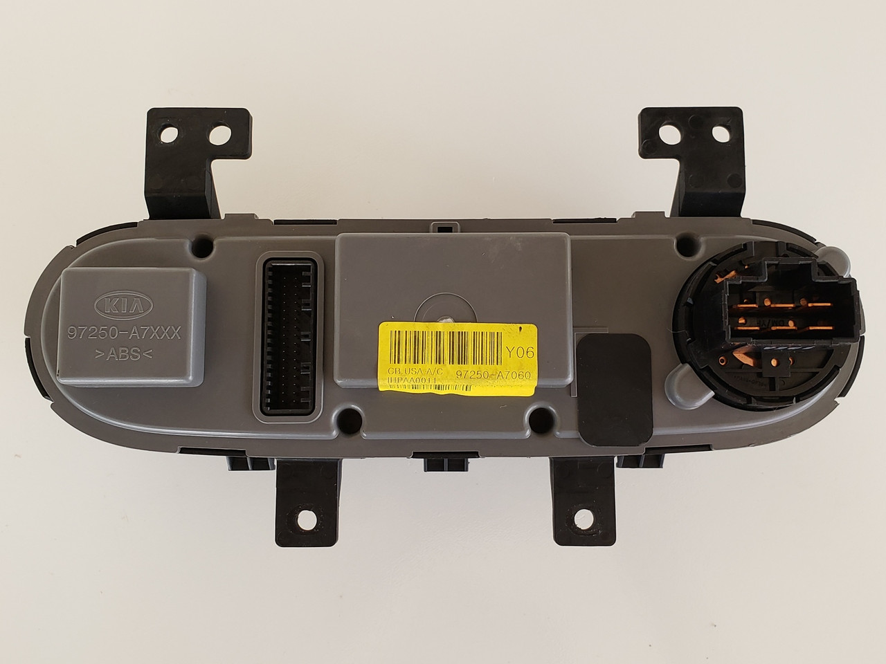 14-16 Kia Forte 97250-A7060 Climate Control Panel Temperature Unit A/C Heater 14-16 Kia Forte 97250-A7060 Climate Control Panel Temperature Unit A/C Heater