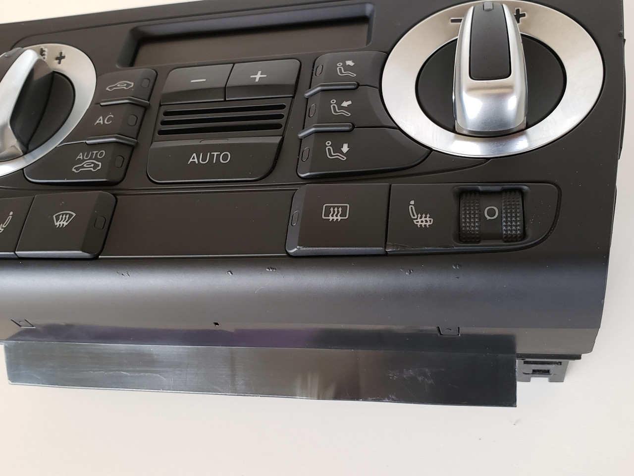 10-13 Audi A3 8P0820043BN Climate Control Panel Temperature Unit A/C Heater