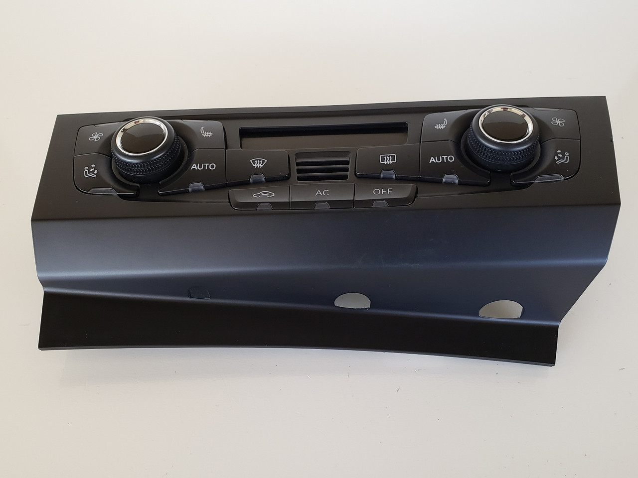 09-12 Audi A4 8T1 820 043 AQ Climate Control Panel Temperature Unit A/C Heater