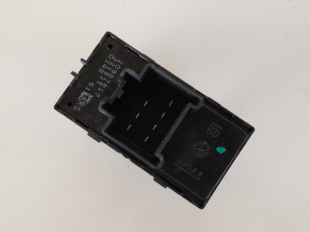 10-13 Buick Lacrosse 20987817 Left & Right Rear Passenger Window Switch OEM 10-13 Buick Lacrosse 20987817 Left & Right Rear Passenger Window Switch OEM