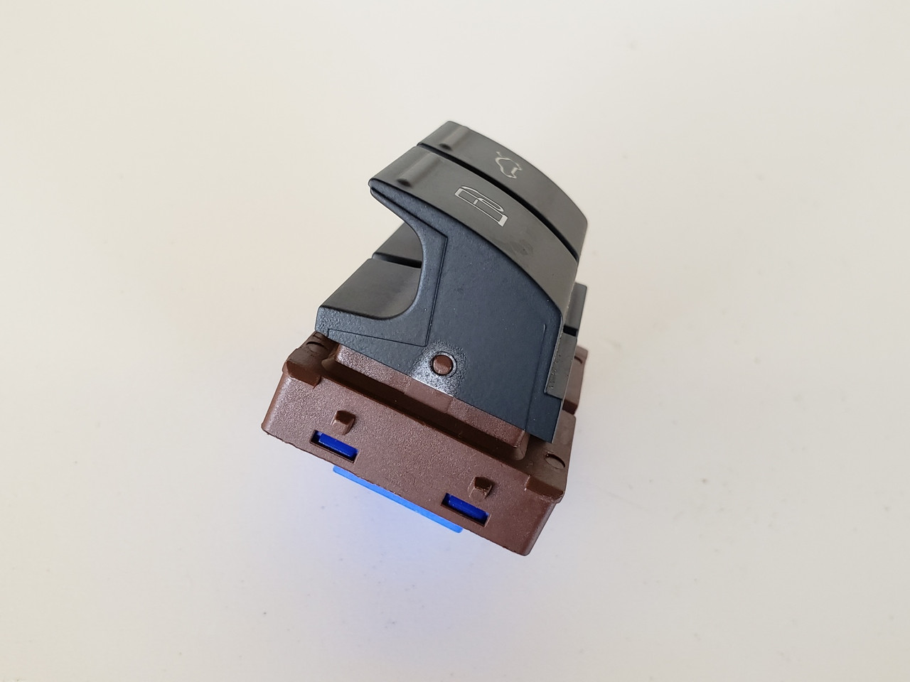 VW Passat Jetta CC 3C0959903B Fuel Door / Trunk Release Button Switch OEM