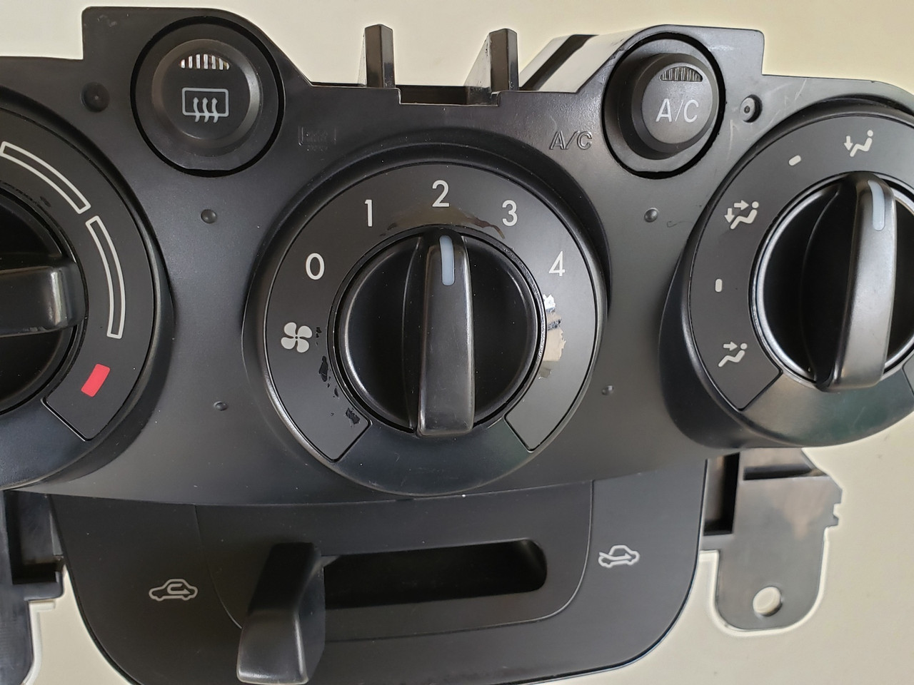 11-14 Mazda 2 DF7161190C Climate Control Panel Temperature Unit A/C Heater