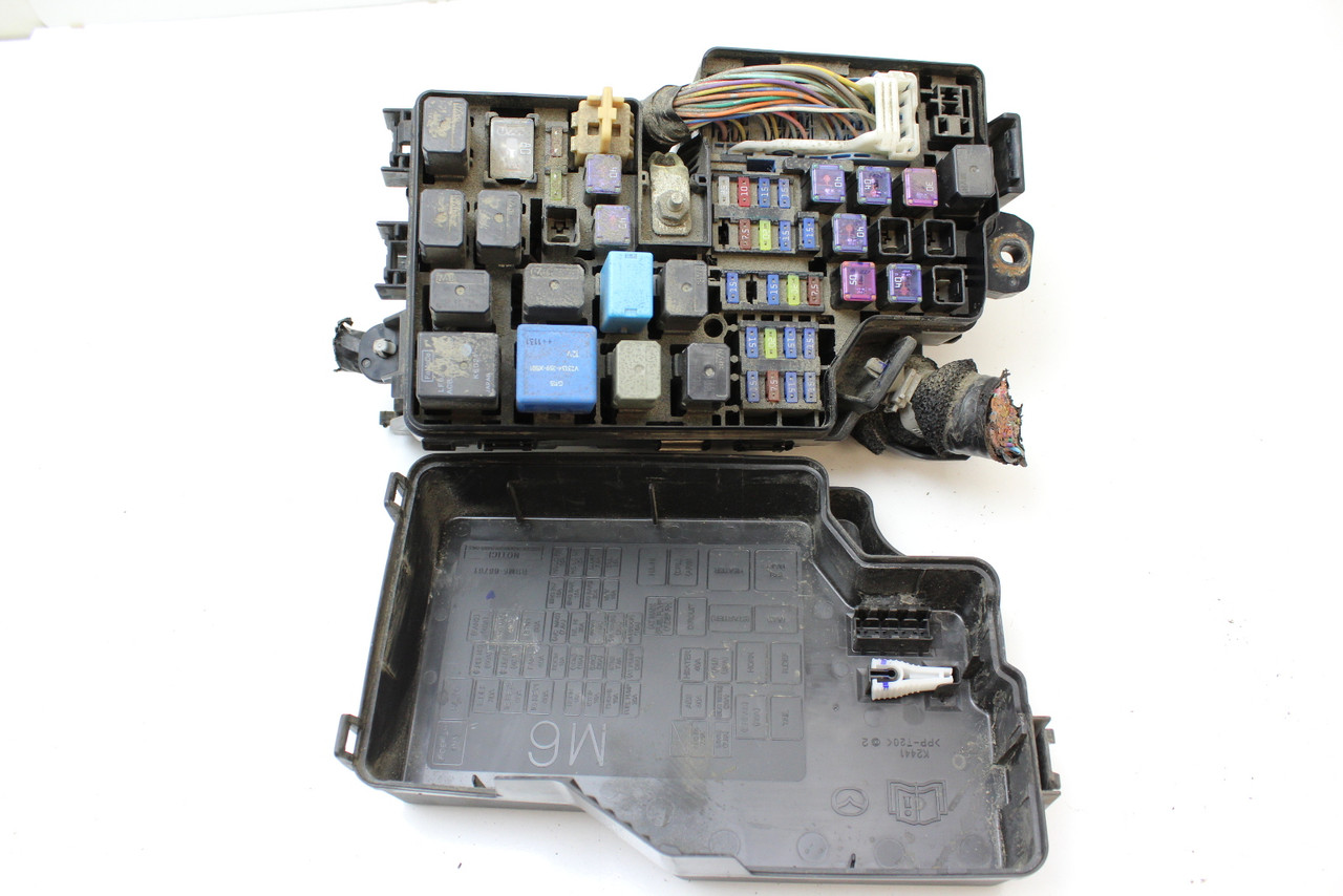 10-14 Mazda 3 BBM6-66761 Fusebox Fuse Box Relay Unit Module