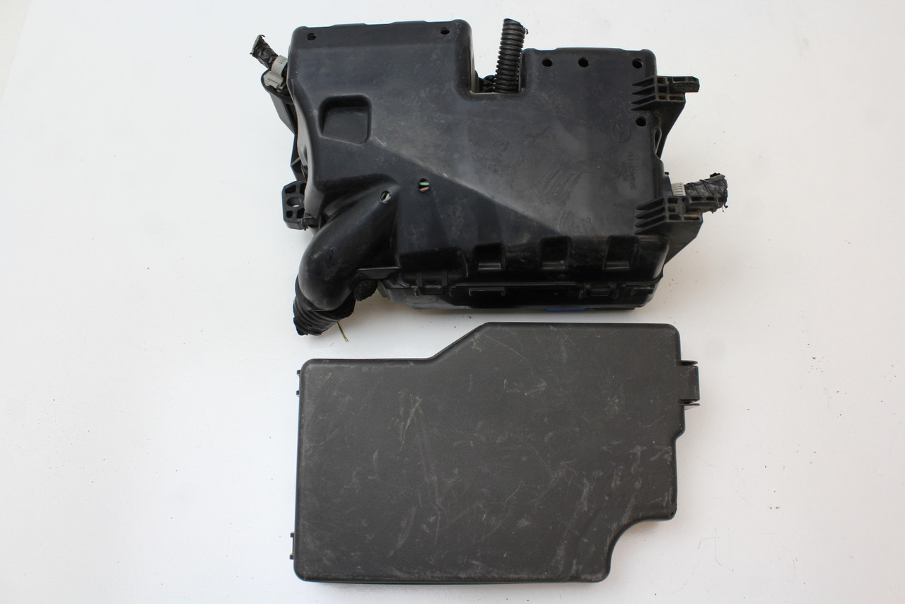 10-14 Mazda 3 BBM6-66761 Fusebox Fuse Box Relay Unit Module