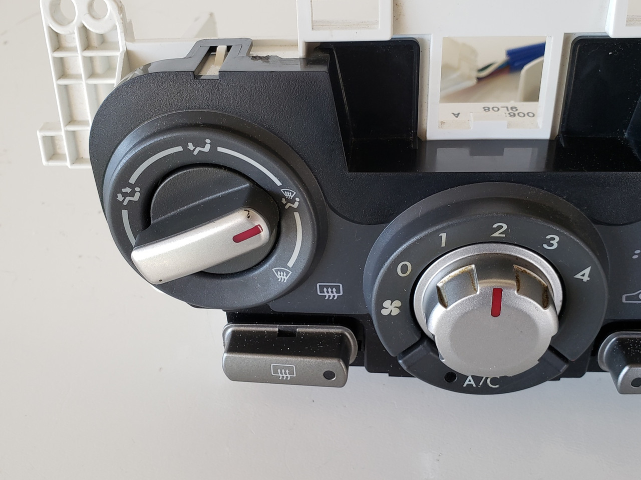 09-13 Forester 72311 SC050 Climate Control Panel Temperature Unit A/C Heater