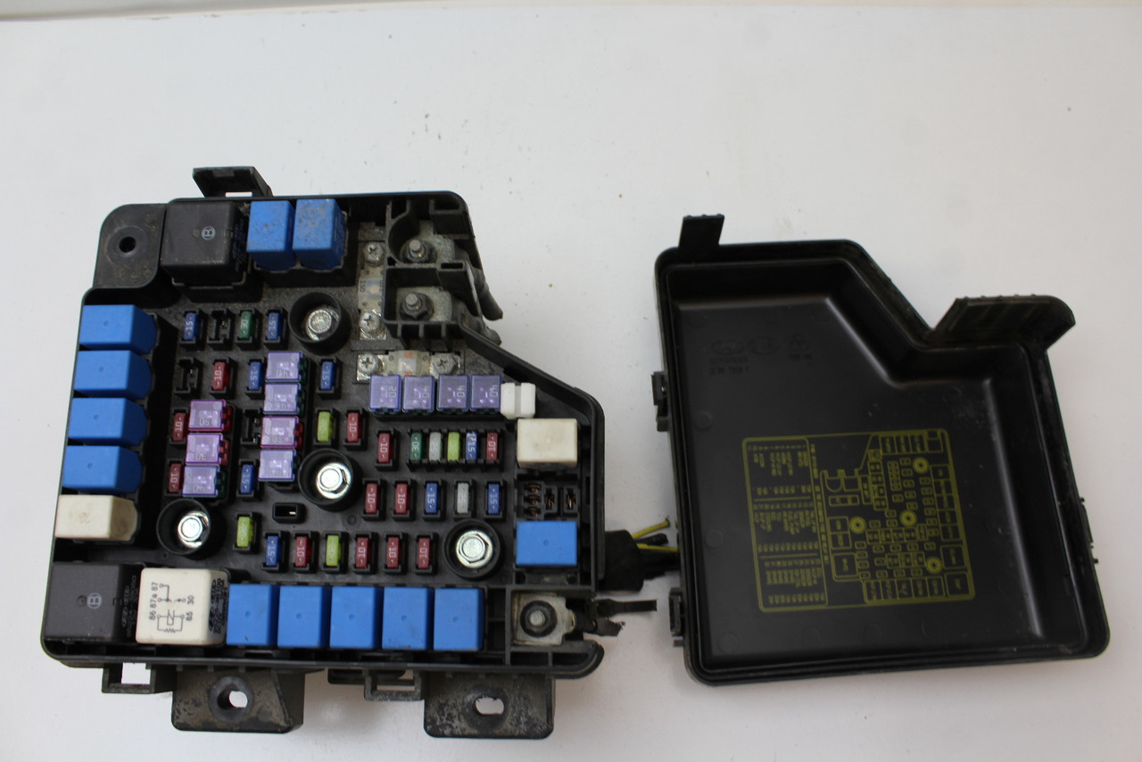 07 08 09 Hyundai Santa Fe 91950-2B620 Fusebox Fuse Box Relay Unit Module