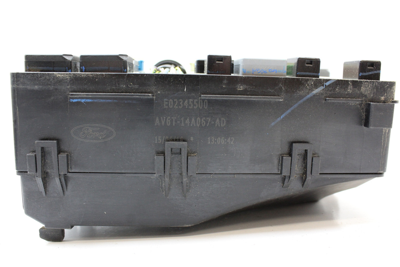 2016 16 Ford Focus AV6T-14A067-AD Fusebox Fuse Box Relay Unit Module