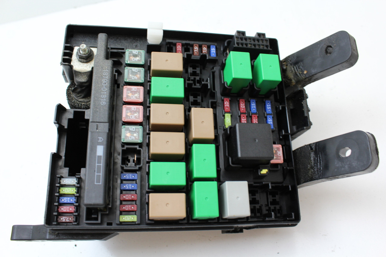 14 15 Hyundai Tucson 91306-2S050 Fusebox Fuse Box Relay Unit Module 14 15 Hyundai Tucson 91306-2S050 Fusebox Fuse Box Relay Unit Module