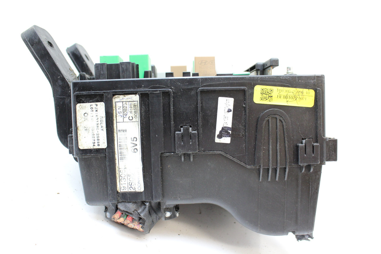 14 15 Hyundai Tucson 91306-2S050 Fusebox Fuse Box Relay Unit Module 14 15 Hyundai Tucson 91306-2S050 Fusebox Fuse Box Relay Unit Module