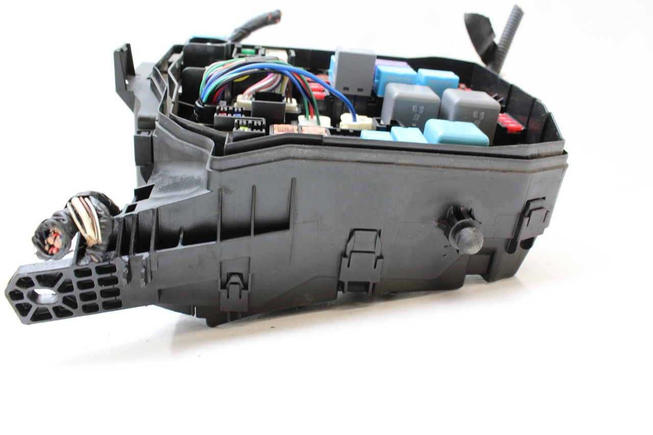 14-19 Toyota Corolla 82662-0260 Fusebox Fuse Box Relay Unit Module