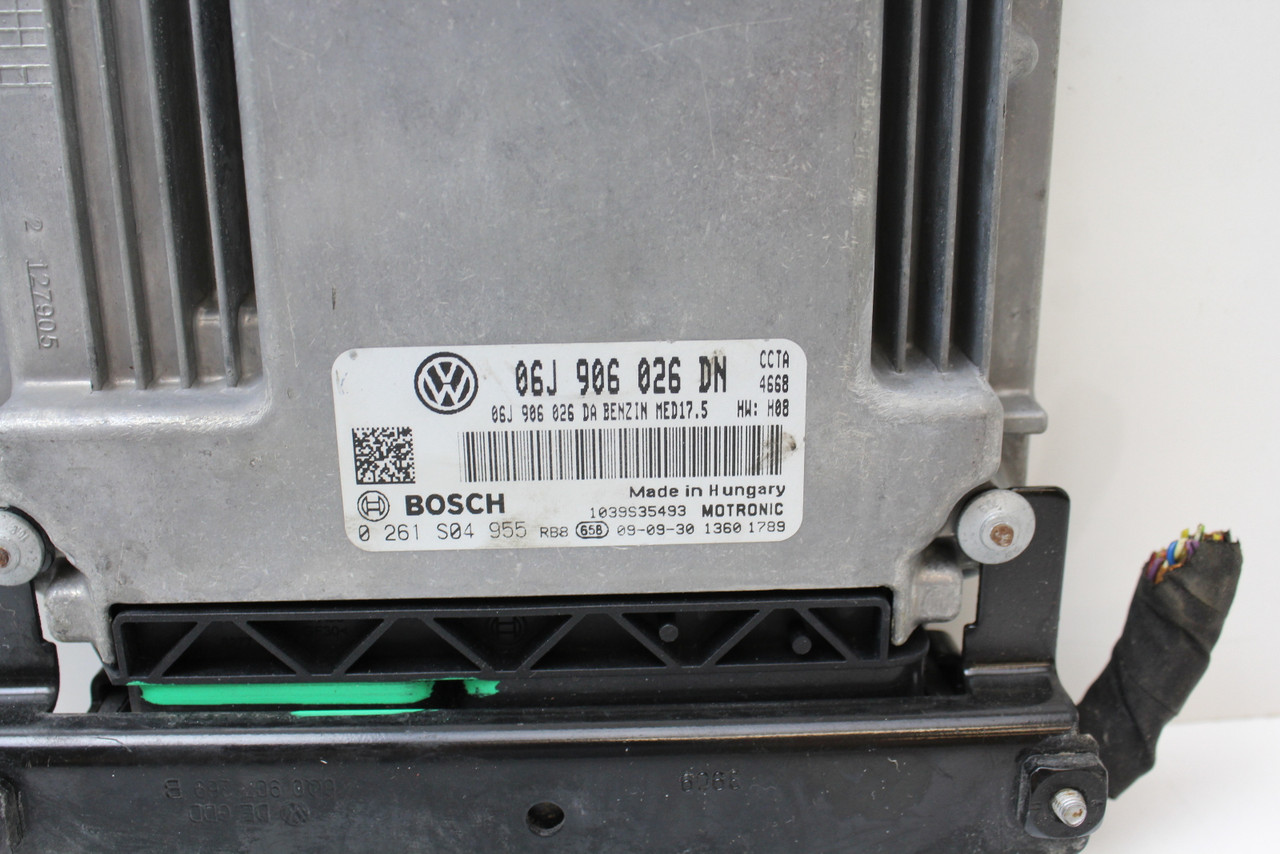 09-10 Tiguan  06J 906 026 DN Computer Brain Engine Control ECU ECM EBX Module