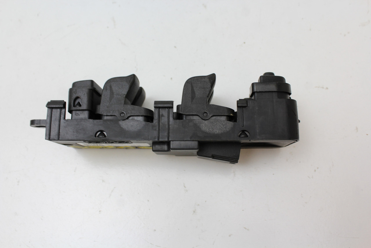 08 09 Land Rover LR2 6G9N 14A132 AC Drivers Side Left Master Window Switch OEM