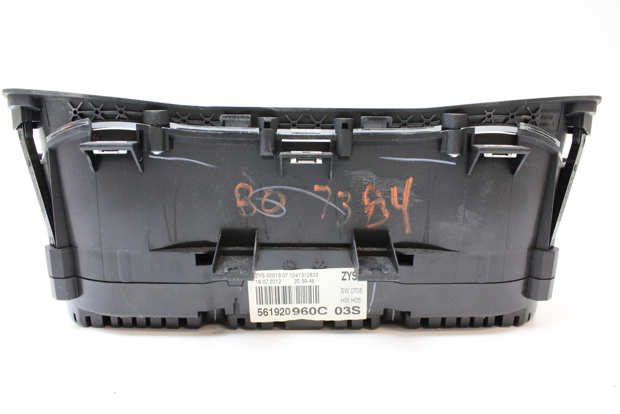 13 14 Volkswagen Pasat 561920960C Speedometer Head Instrument Cluster Gauges 43K