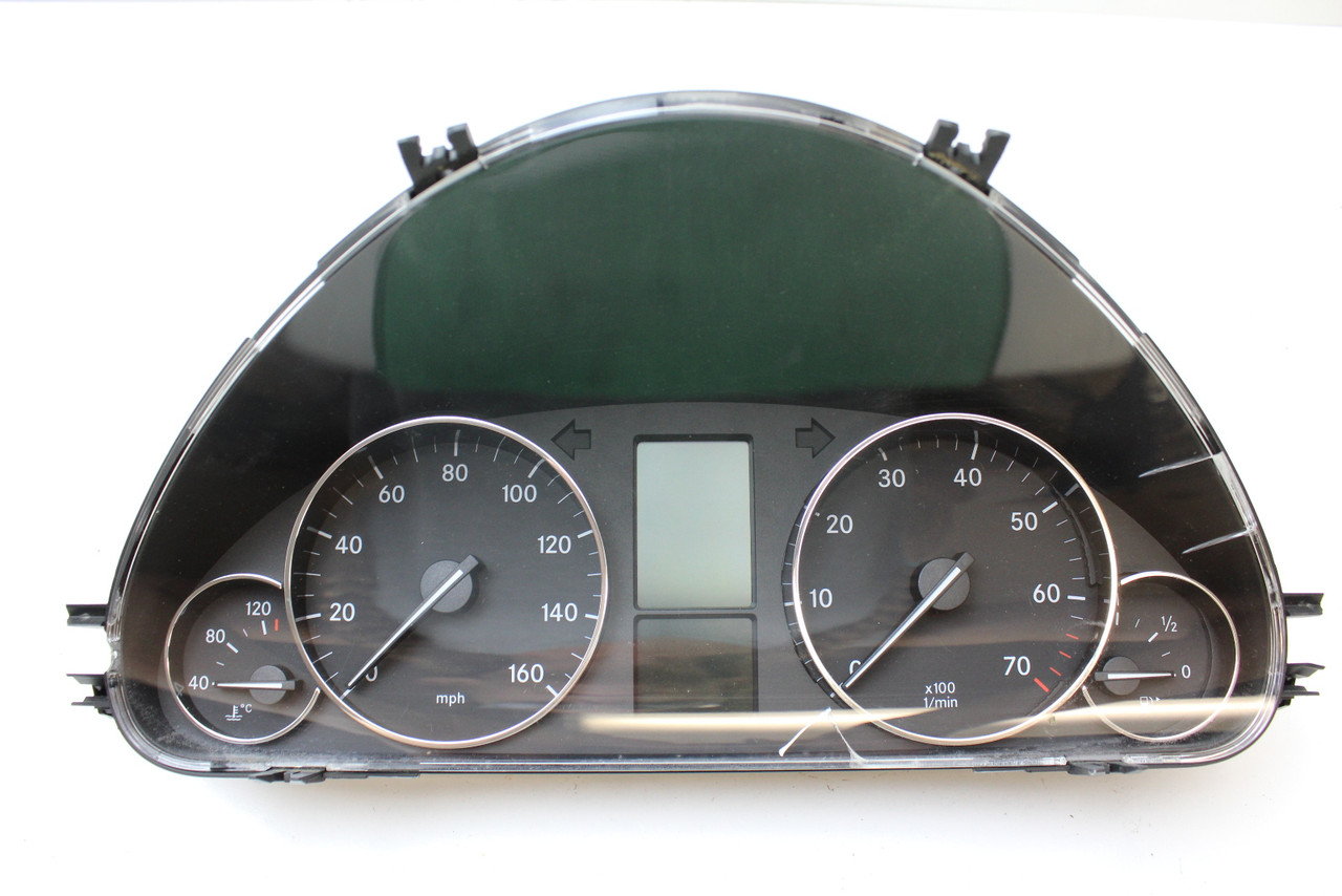 05 06 Mercedes C230 203 540 93 47 Speedometer Instrument Cluster Gauges 110K