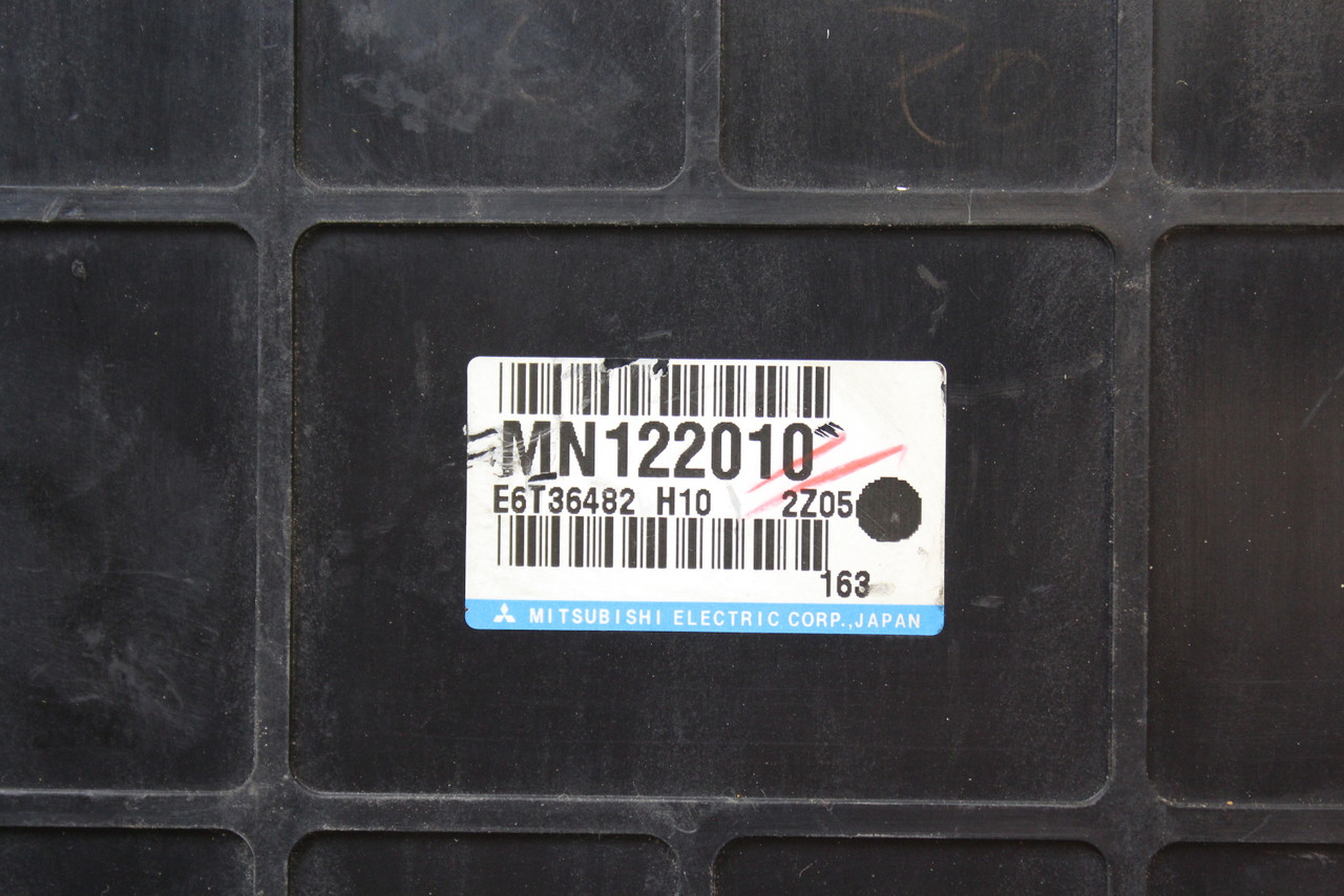 03 Mitsubishi Outlander MN122010 Computer Brain Engine Control ECU ECM  Module