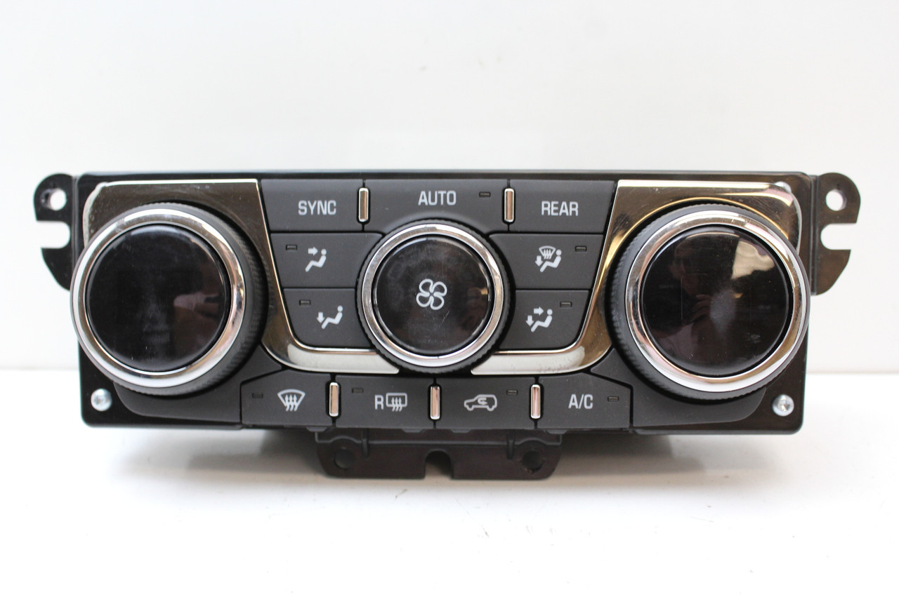 2013 13 Buick Enclave 23120467 Climate Control Panel Temperature Unit A/C Heater