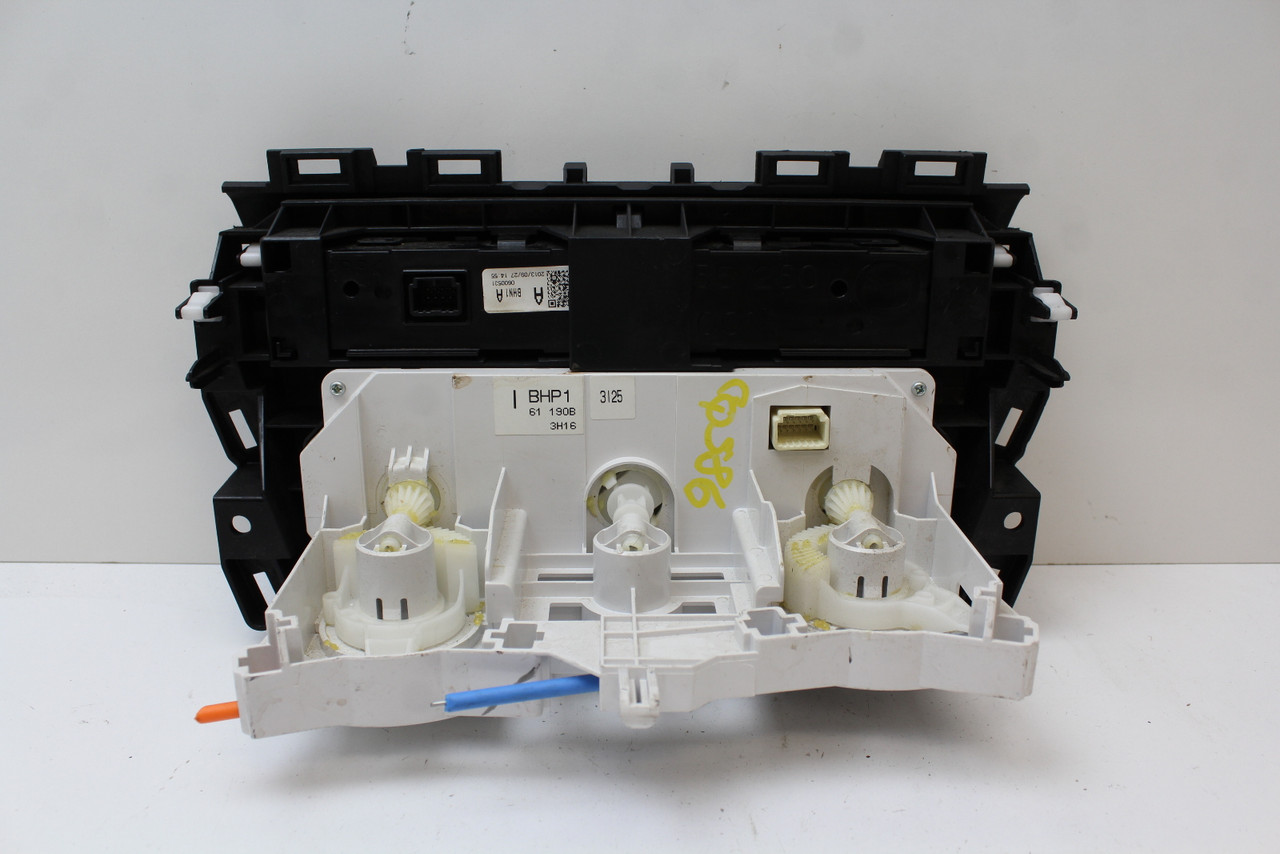 14 15 16 Mazda 3 BHP1 61 190 B Climate Control Panel Temperature Unit A/C Heater