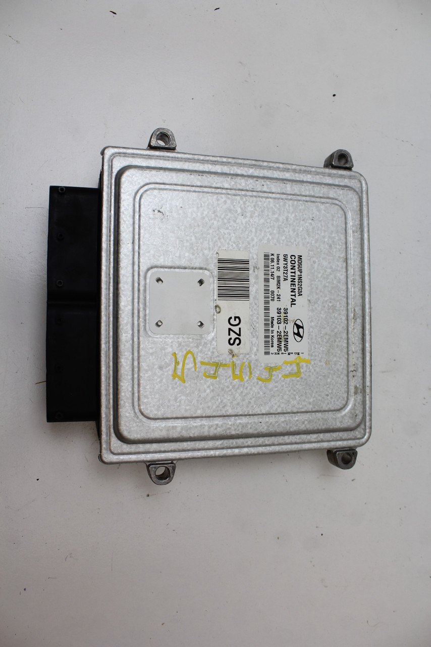 15 2015 Hyundai Elantra 39103-2EMW5 Computer Brain Engine Control ECU ECM Module