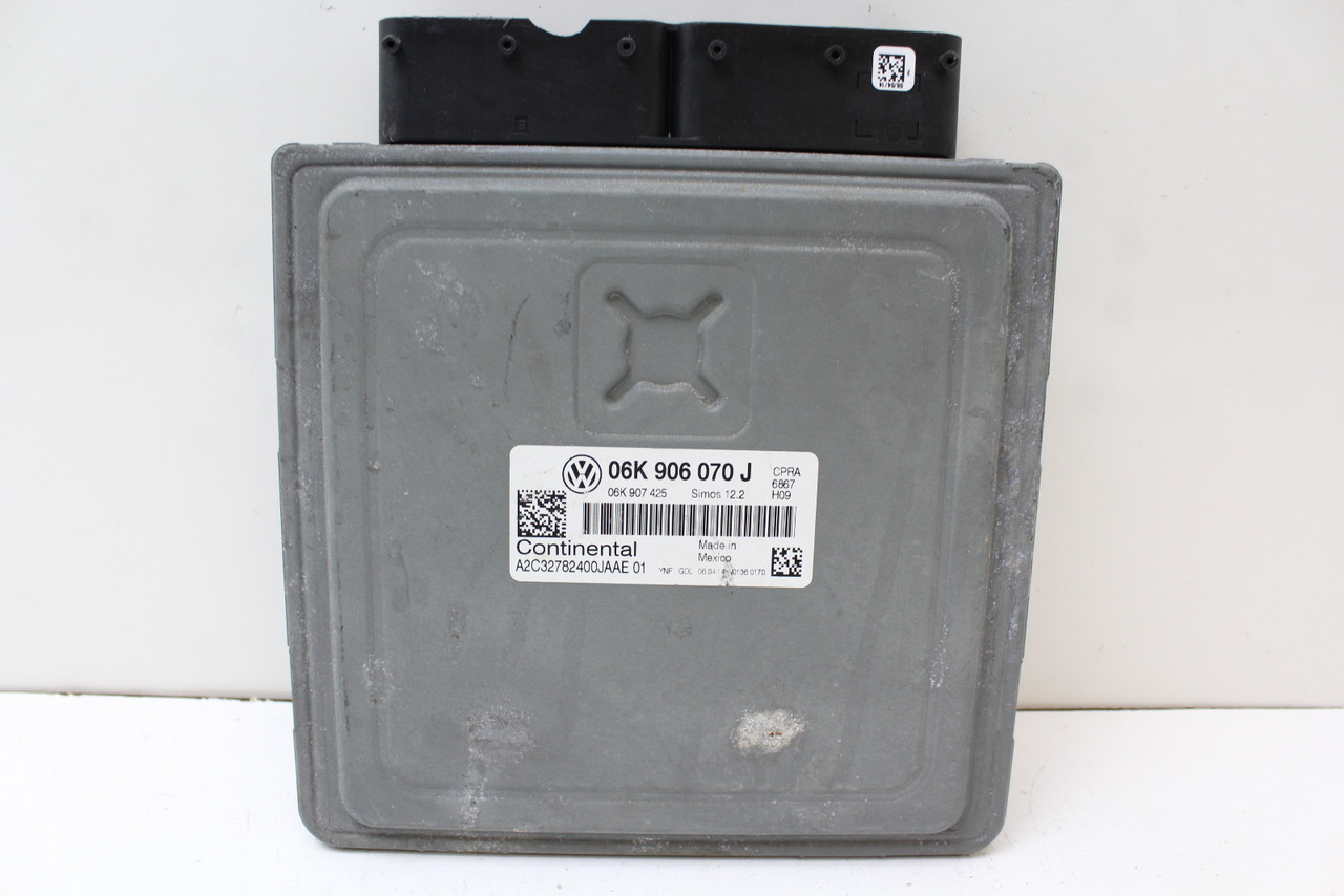 14 2014 Passat 06K 906 070 J Computer Brain Engine Control ECU ECM EBX Module